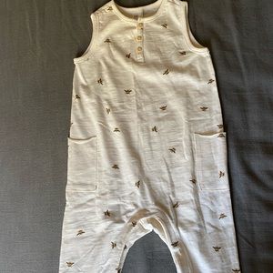 NWOT HM bee romper